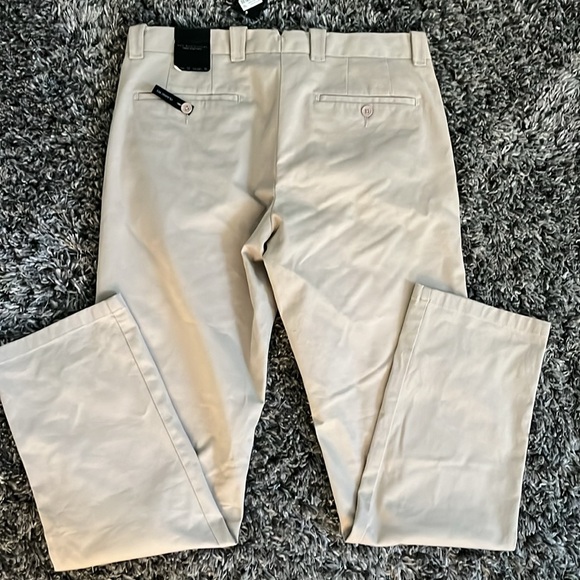 Bloomingdale’s The men’s store classic khaki pants 33w x 32L - Picture 2 of 8
